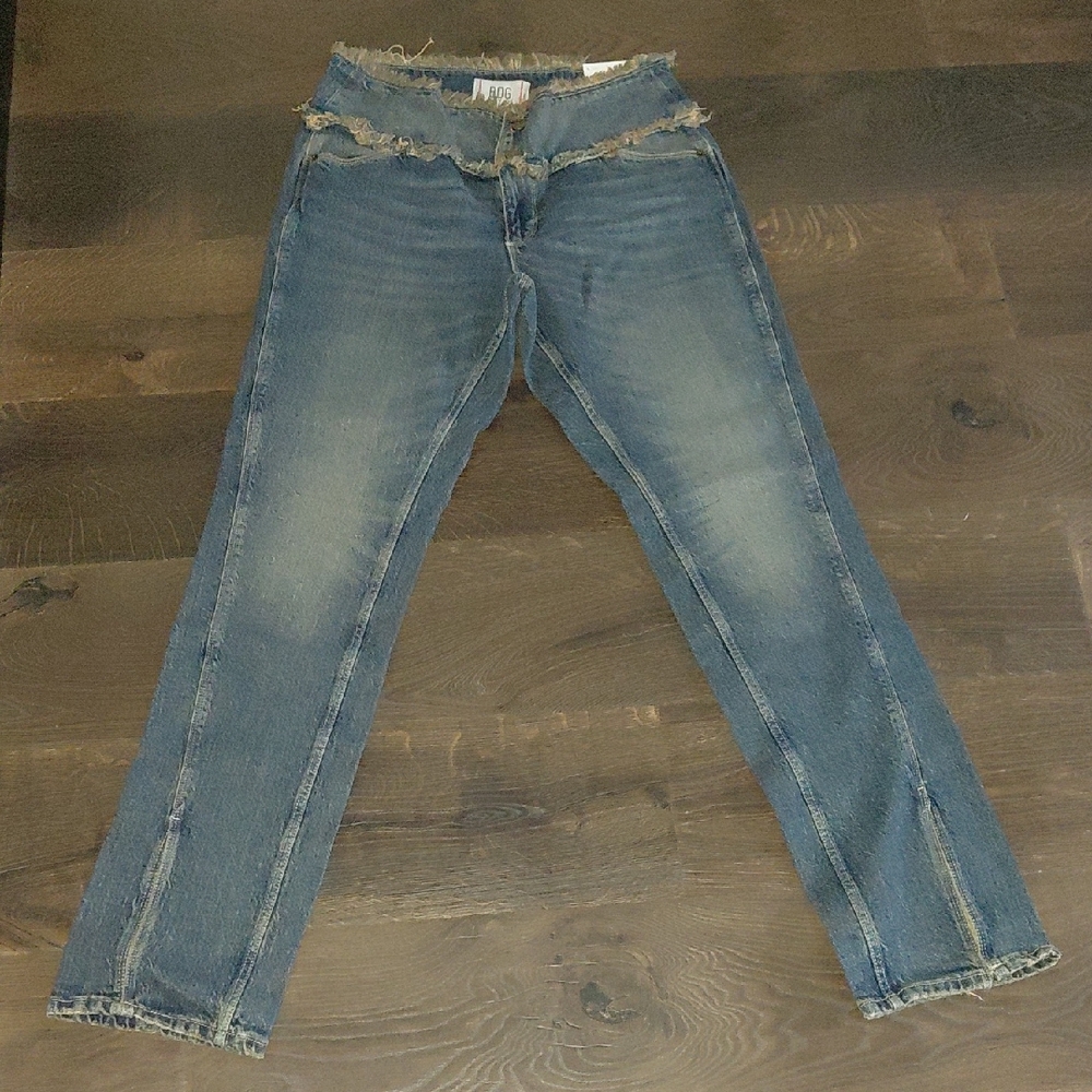 Urban Outfitters BDG Frayed Hem Straight Leg Jeans - Blue